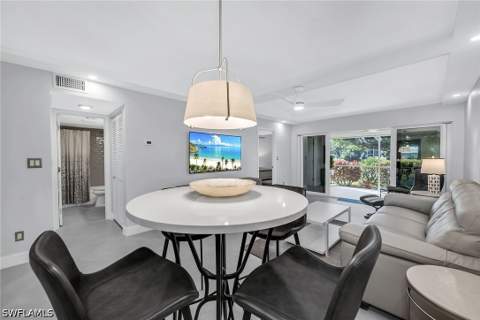 3055 Riviera Dr 102, Naples FL - photo 12 of 33