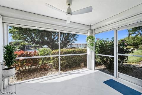 3055 Riviera Dr 102, Naples FL - photo 20 of 33