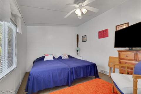 143 Moorhead Mnr 143, Naples FL - photo 16 of 35