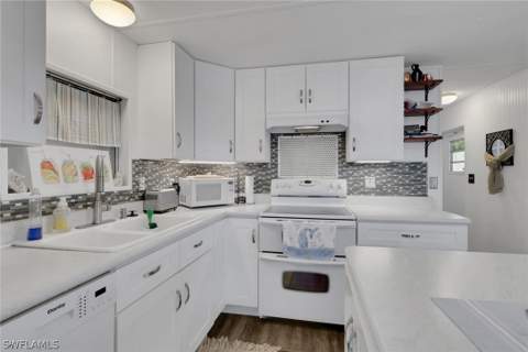 143 Moorhead Mnr 143, Naples FL - photo 7 of 35