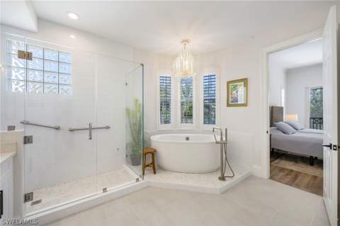 2870 Castillo Ct 103, Naples FL - photo 14 of 34