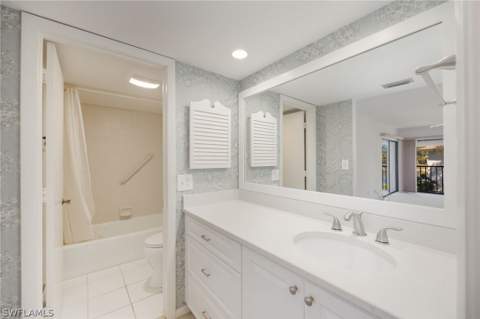 517 Lake Louise Cir 201, Naples FL - photo 15 of 26