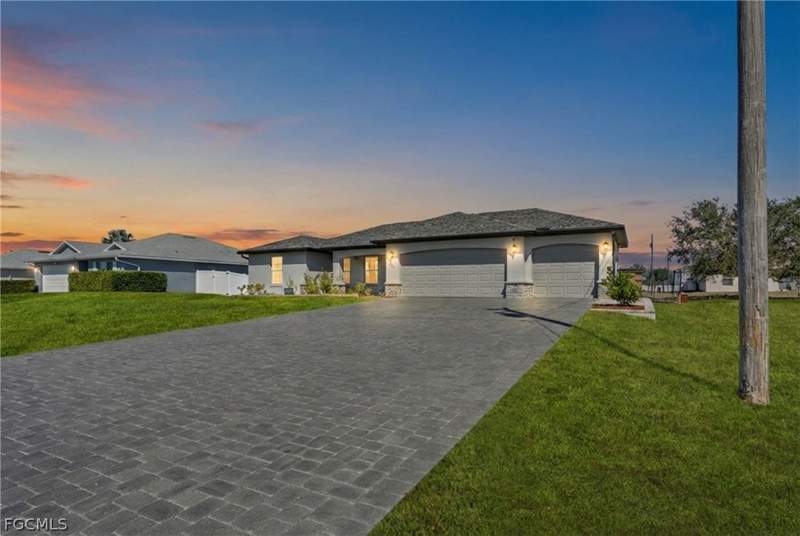 3 bedroom SingleFamilyResidence at 403 NW 17th Ter, Cape Coral, Cape Coral — photo 3