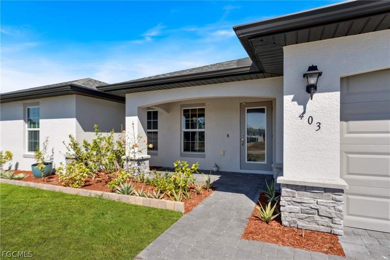 3 bedroom SingleFamilyResidence at 403 NW 17th Ter, Cape Coral, Cape Coral — photo 4