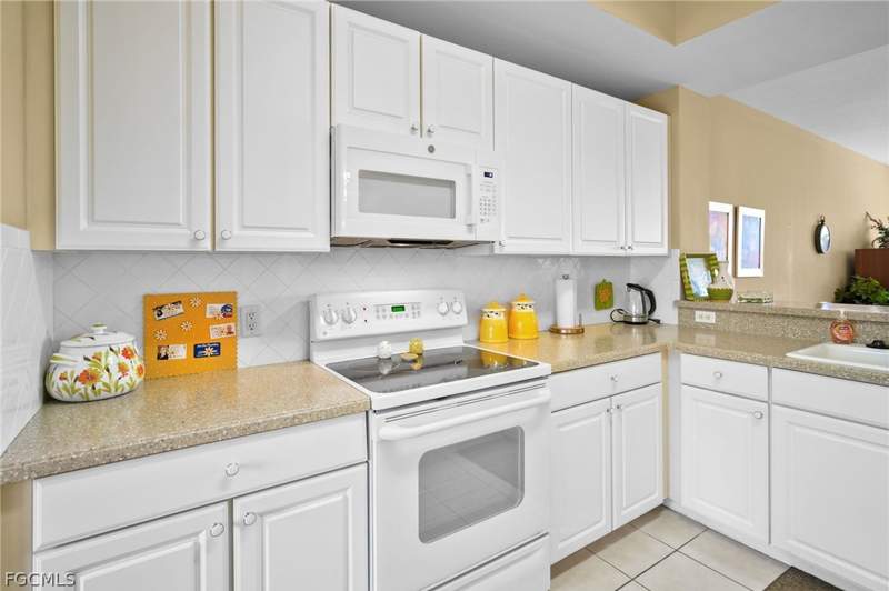 2 bedroom Condominium at 10720 Ravenna Way 203, Ravenna, Fort Myers — photo 4
