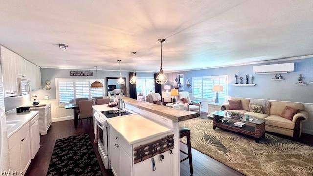 2 bedroom ManufacturedHome at 14669 Paul Revere Loop, Old Bridge Village, North Fort Myers — photo 2
