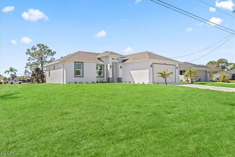 3 bedroom SingleFamilyResidence at 2724 NW 21st St, Cape Coral, Cape Coral — photo 4