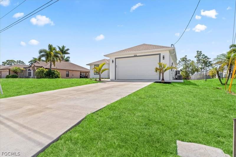 3 bedroom SingleFamilyResidence at 2724 NW 21st St, Cape Coral, Cape Coral — photo 5