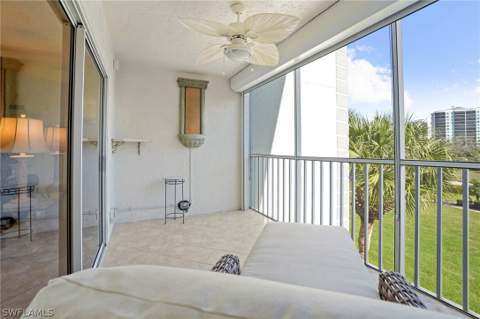 340 Horse Creek Dr 307, Naples FL - photo 14 of 26