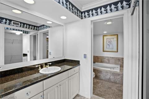 340 Horse Creek Dr 307, Naples FL - photo 18 of 26