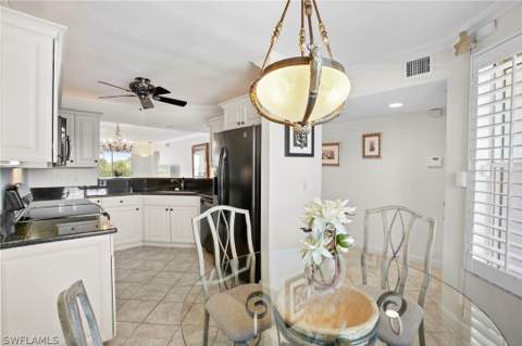340 Horse Creek Dr 307, Naples FL - photo 6 of 26