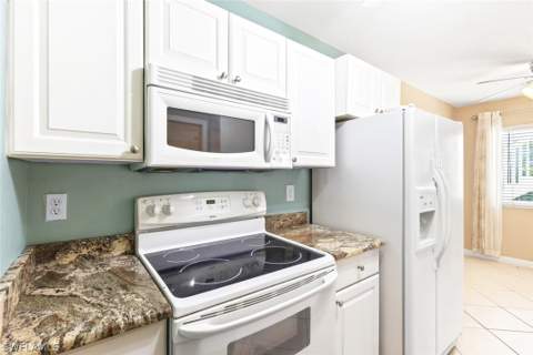 4629 Bayshore Dr J3, Naples FL - photo 12 of 30