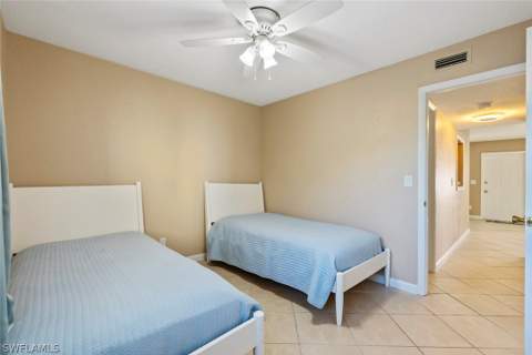 4629 Bayshore Dr J3, Naples FL - photo 23 of 30