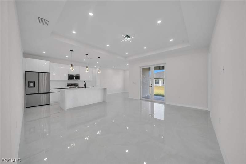 3 bedroom SingleFamilyResidence at 1930 Zombar Ct, Greenbriar, Lehigh Acres — photo 5