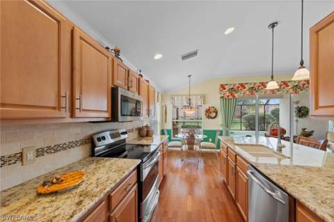 10035 Colonial Country Club Blvd, Fort Myers FL - photo 21 of 47