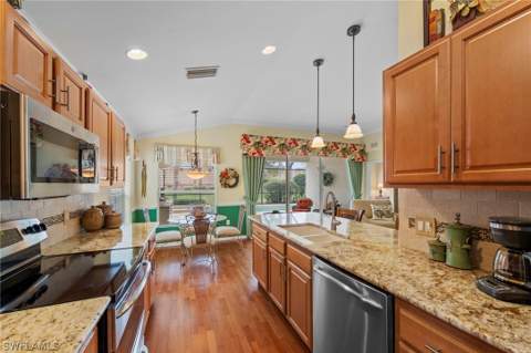 10035 Colonial Country Club Blvd, Fort Myers FL - photo 22 of 47