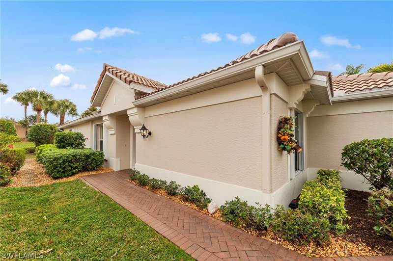 2 bedroom Attached at 10035 Colonial Country Club Blvd, Sabal Pointe, Fort Myers — photo 4