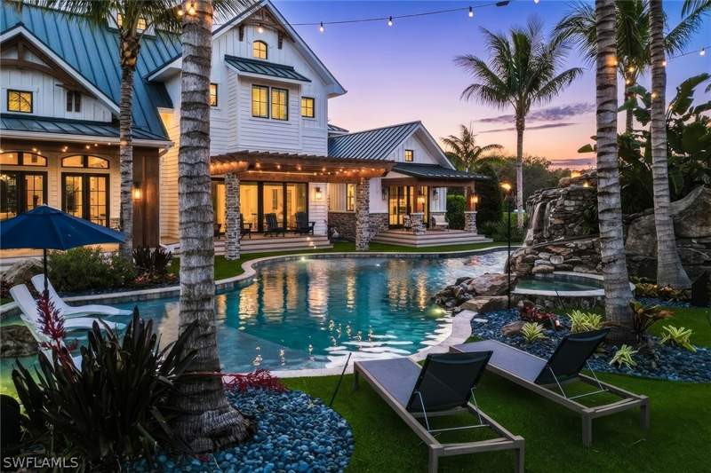 6 bedroom SingleFamilyResidence at 325 Cocohatchee Blvd, Cocohatchee Estates, Naples — photo 2