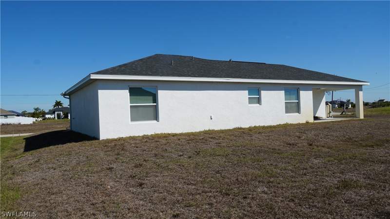 3 bedroom SingleFamilyResidence at 3918 NW 40th Ter, Cape Coral, Cape Coral — photo 3