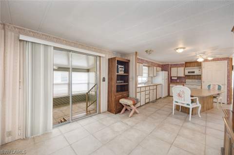 21 San Lu Rue Ave 21, Naples FL - photo 7 of 33