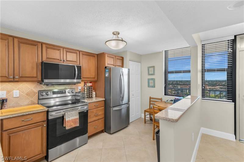 2 bedroom Condominium at 440 Seaview Ct 1202, South Seas, Marco Island — photo 3