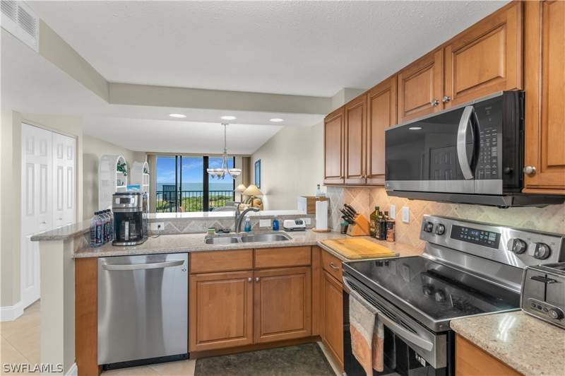 2 bedroom Condominium at 440 Seaview Ct 1202, South Seas, Marco Island — photo 4