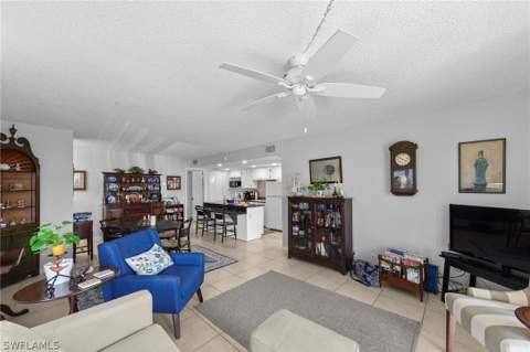 256 Palm Dr 1, Naples FL - photo 11 of 46