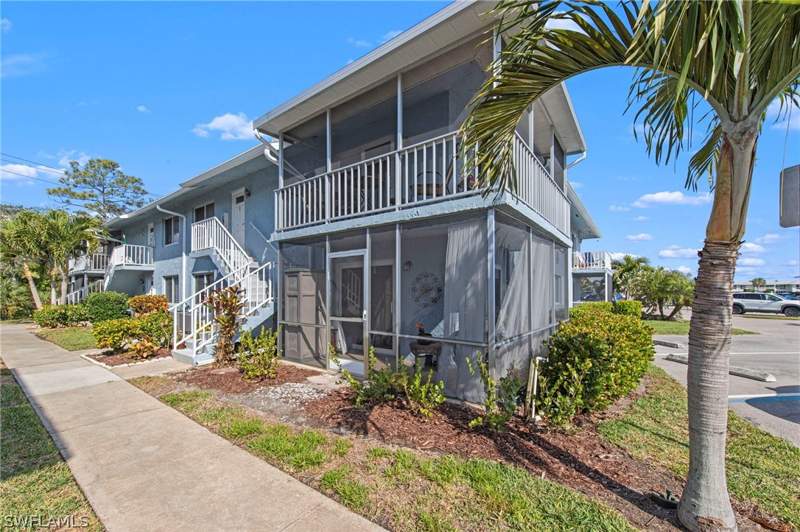 2 bedroom Condominium at 256 Palm Dr 1, Glades Country Club, Naples — photo 4