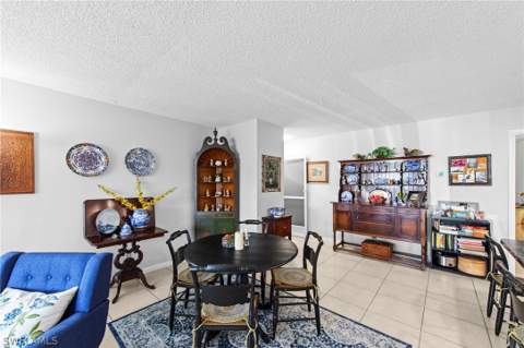 256 Palm Dr 1, Naples FL - photo 7 of 46