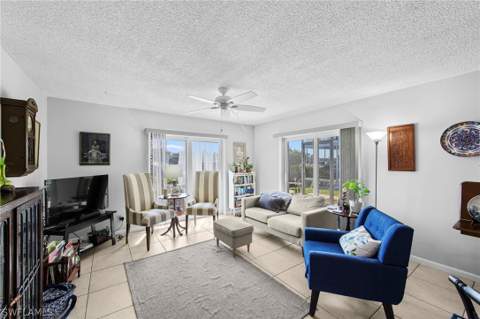 256 Palm Dr 1, Naples FL - photo 8 of 46