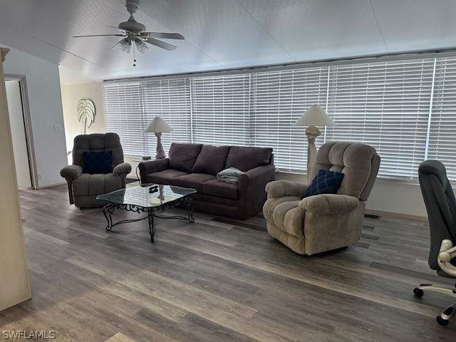 2 bedroom ManufacturedHome at 1025 Silver Lakes Blvd, Silver Lakes, Naples — photo 2