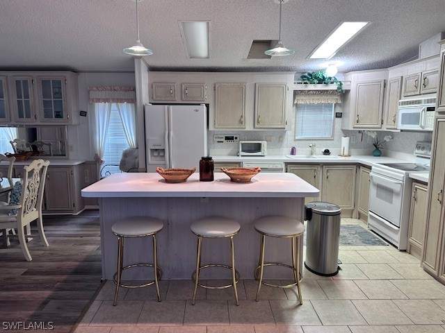 2 bedroom ManufacturedHome at 1025 Silver Lakes Blvd, Silver Lakes, Naples — photo 4