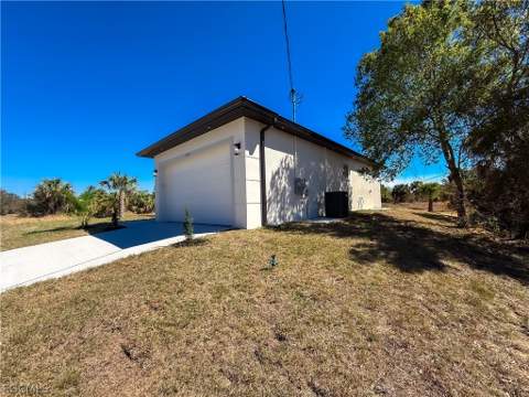 2008 Alliance Ln, Labelle FL - photo 14 of 48