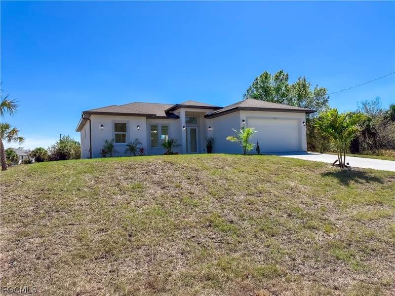 3 bedroom SingleFamilyResidence at 2008 Alliance Ln, Port Labelle, Labelle — photo 5