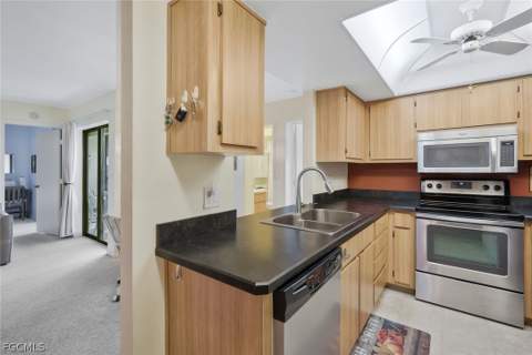 13240 White Marsh Ln 3133, Fort Myers FL - photo 10 of 30