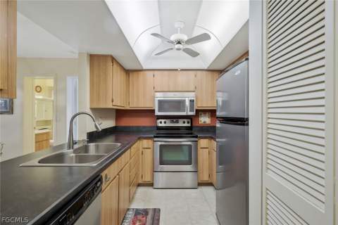 13240 White Marsh Ln 3133, Fort Myers FL - photo 7 of 30
