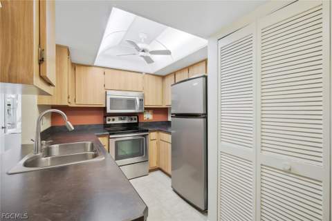 13240 White Marsh Ln 3133, Fort Myers FL - photo 8 of 30