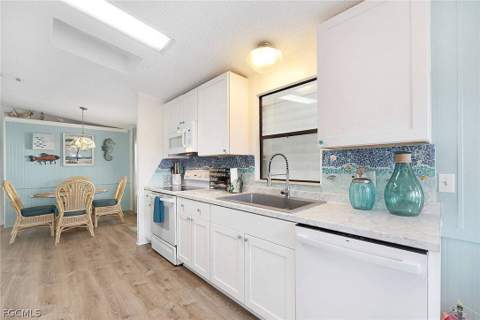 3070 Harpoon Ln, St James City FL - photo 6 of 33