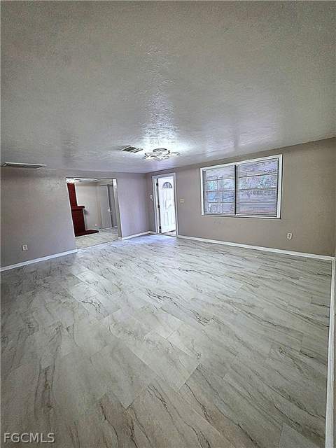135 Powell Creek Cir, North Fort Myers FL - photo 10 of 29