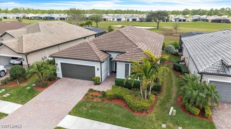 3 bedroom SingleFamilyResidence at 3032 Walnut Grove Ln, Country Club, Alva — photo 3
