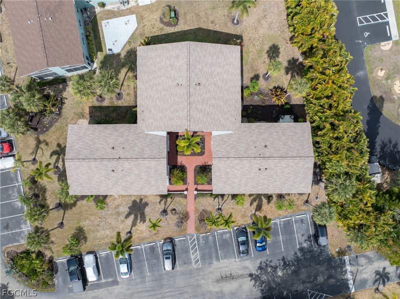 1 bedroom Condominium at 8141 Country Rd 202, Gladiolus Gardens Condo Assn, Fort Myers — photo 5