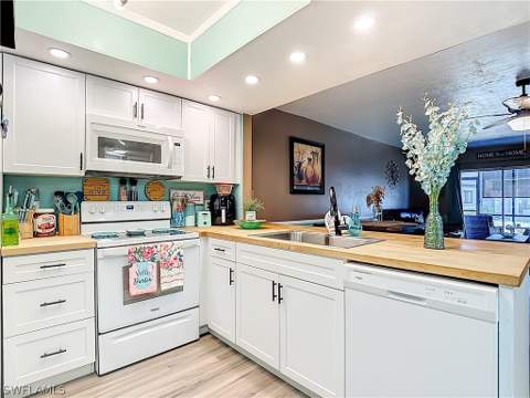 1201 Barrett Rd 1204, North Fort Myers FL - photo 7 of 31