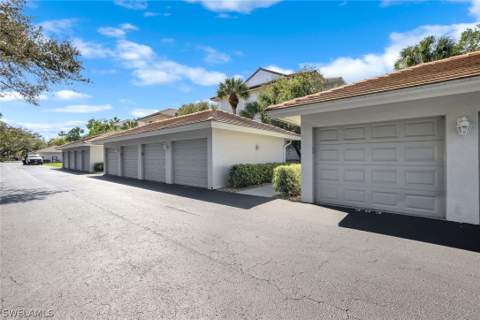 760 Waterford Dr 303, Naples FL - photo 14 of 20