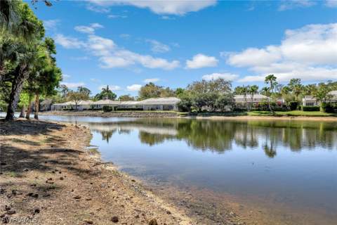 760 Waterford Dr 303, Naples FL - photo 15 of 20