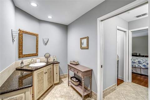 760 Waterford Dr 303, Naples FL - photo 7 of 20