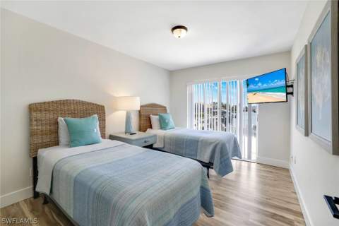 400 S Barfield Dr, Marco Island FL - photo 24 of 40