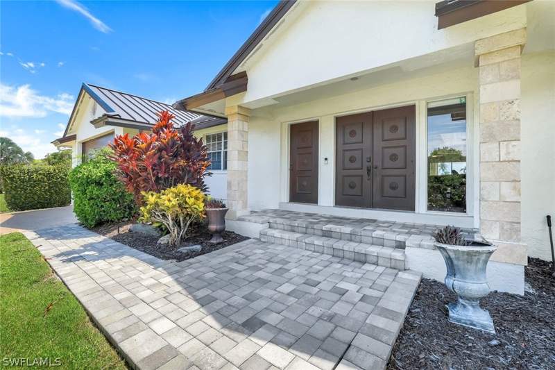 5 bedroom SingleFamilyResidence at 400 S Barfield Dr, Marco Island, Marco Island — photo 5
