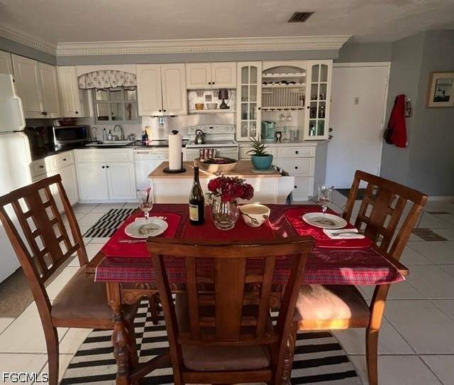 2 bedroom Condominium at 4802 Tudor Dr 202, Newport Manors Condo, Cape Coral — photo 5