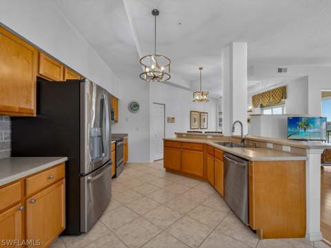 24360 Sandpiper Isle Way 205, Bonita Springs FL - photo 7 of 34