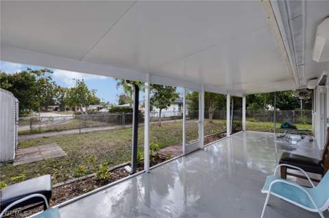 1652 Jamestown Ct, Fort Myers FL - photo 14 of 18